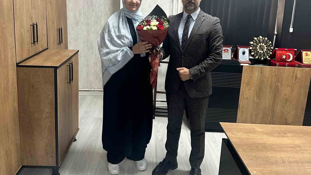 Meryem Sakman LGS'de tüm soruları doğru yanıtlayarak Türkiye birincisi oldu