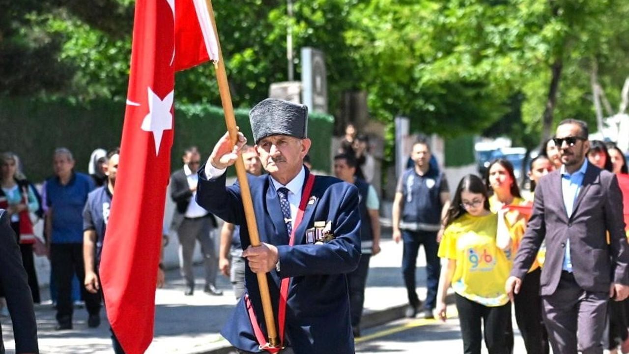 Mesci: Atatürk Erzurum'da Anadolu için umut meşalesi yaktı