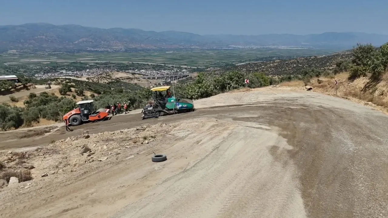 Mestanlar yolunda genişleme ve asfalt çalışmaları sürüyor