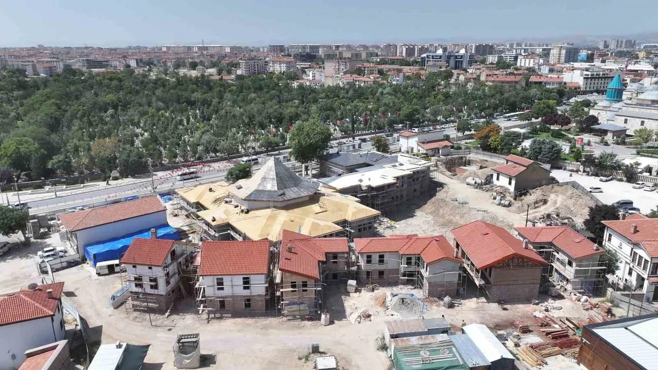Mevlevi dergahı Konya’nın geçmiş ruhunu bugüne taşıyacak bir merkeze dönüşüyor