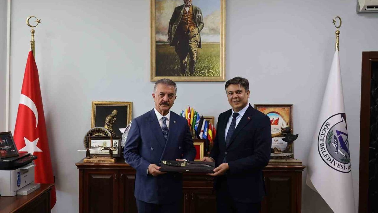 MHP genel sekreteri İsmet Büyükataman Söğüt'te temaslarda bulundu