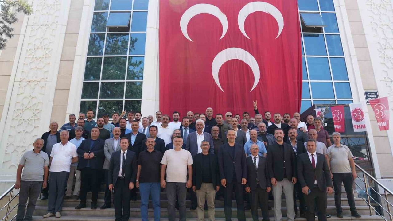 MHP Tortum ilçe kongresinde İlhan Uzun yeniden başkan seçildi