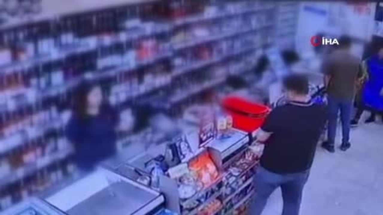 Milas'ta kontrolden çıkan otomobil markete daldı, çalışanlar ve müşteriler panikle kurtuldu