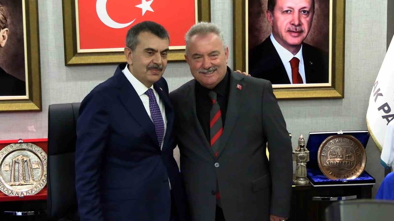 Milli eğitim bakanı Yusuf Tekin: "Haçlı Seferleri kavramını tarih müfredatından çıkardım"
