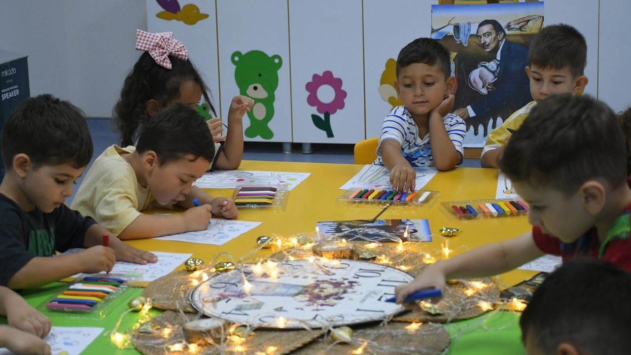 Minikler mandala ve Dali ile yaz tatilinde sanatla büyüyor