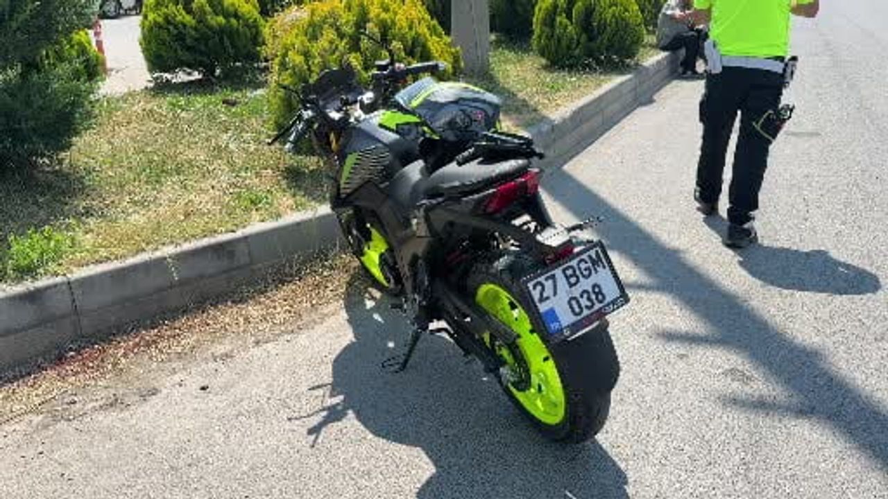 Motosiklet ile elektrikli motosiklet çarpıştı: 1 yaralı