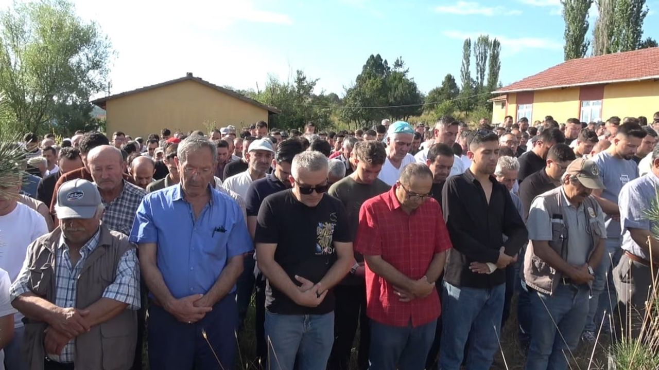 Motosiklet kazasında ölen Mustafa Ertürk dualarla uğurlandı
