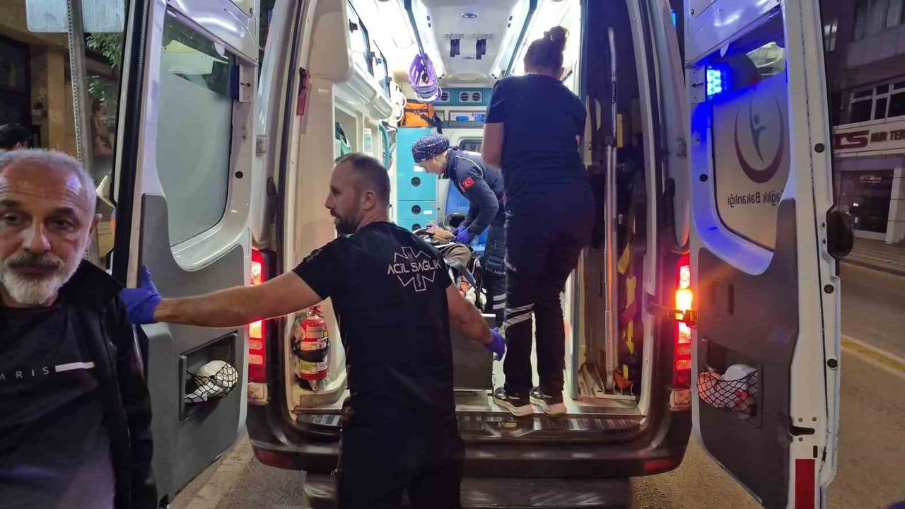 Motosiklet sürücüsü, önünü kaldıran bisikletli çocuklara çarpmamak isterken yaralandı