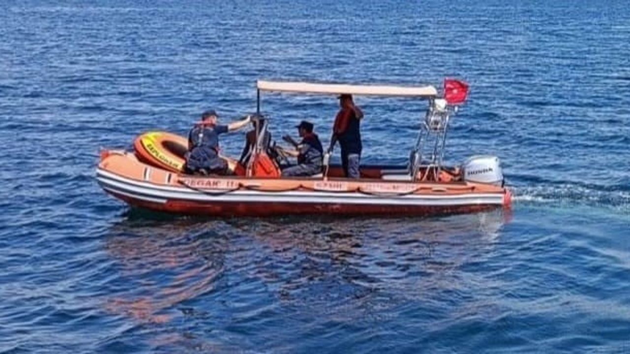 Mudanya açıklarında panik yaşayan genç, iskele görevlisinin dikkatiyle kurtarıldı