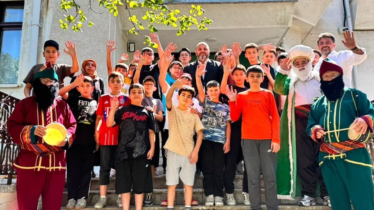 Müftü İrfan Açık gençlerle Çamlıca'da yaz kursunu değerlendirdi