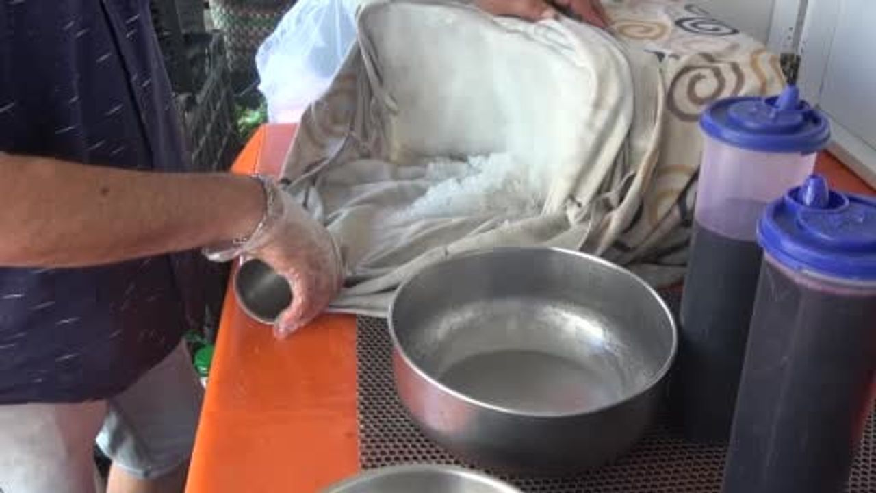 Muğla'da kar helvası asırlık serinleme geleneğini sürdürüyor