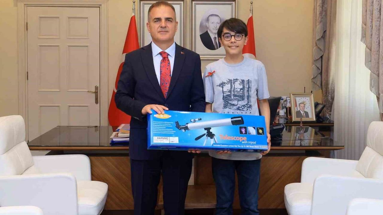 Muğla’da lise şampiyonlarına altın ödül veren vali