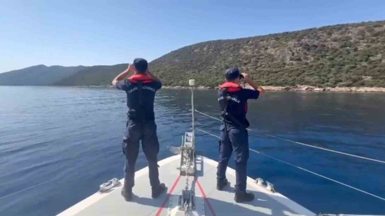 Muğla'da Sahil Güvenlik denizden ormanlara uzanan nöbete çıktı