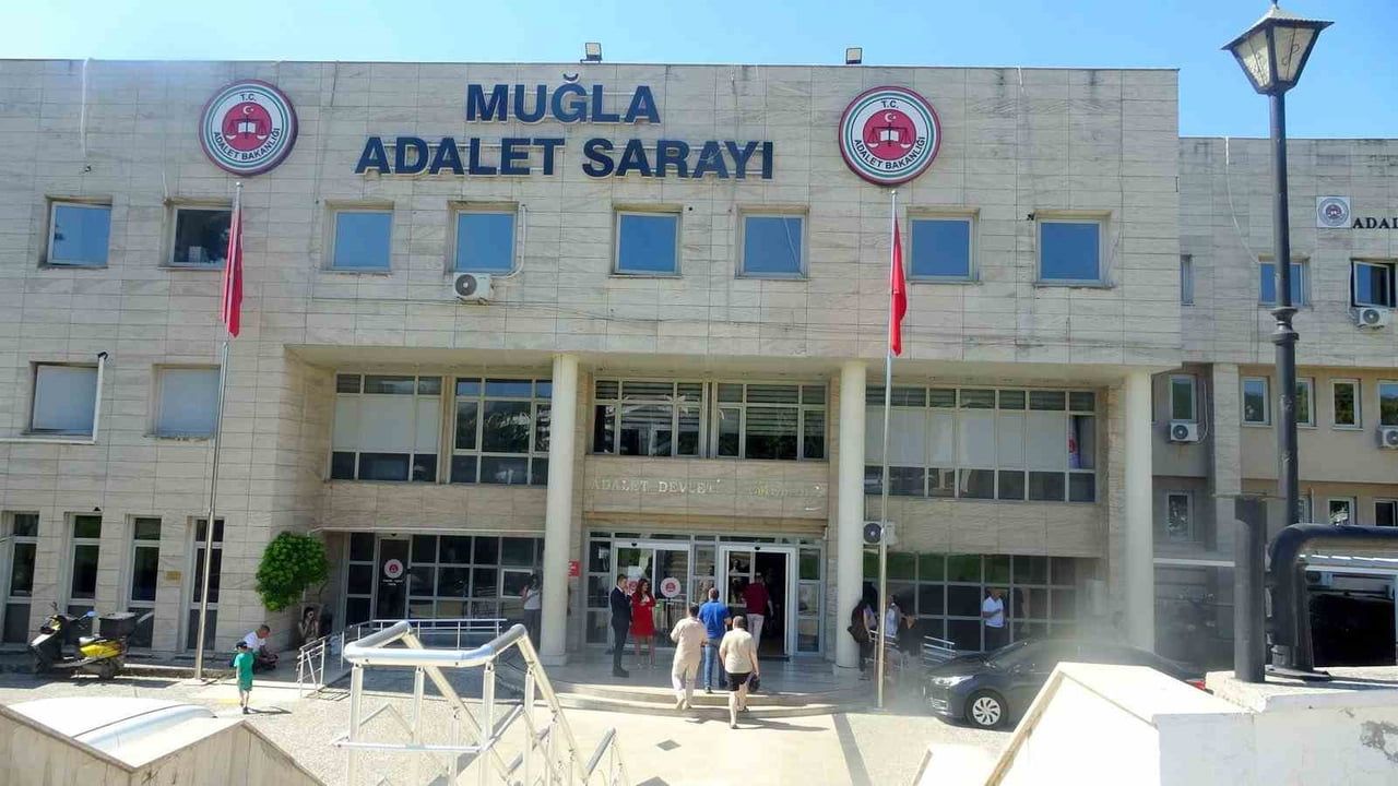 Muğla’da şantiyeden kilit parke taşları çalındı; gözaltına alınanlardan biri eski emniyet müdürü