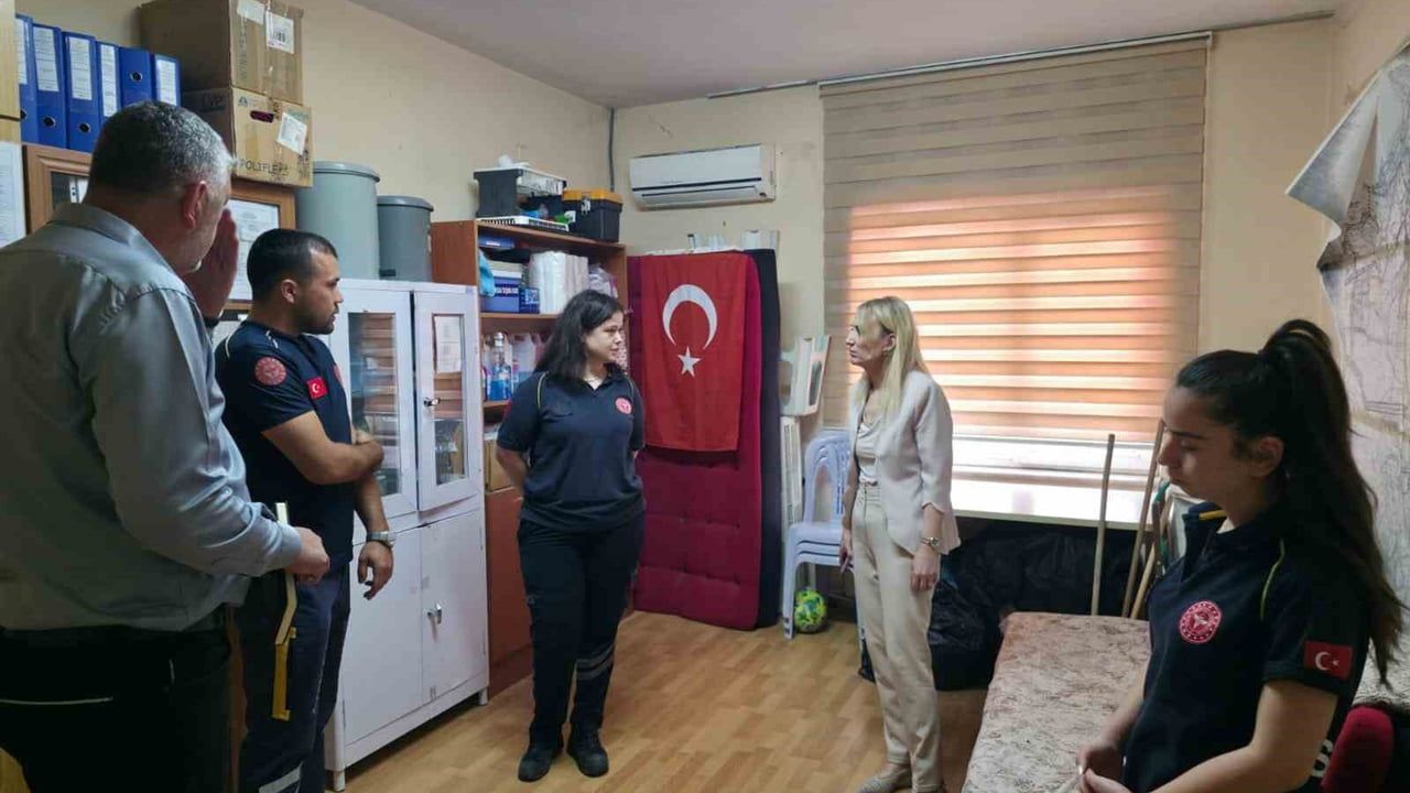 Muğla il sağlık müdürü Dr. Eriş Başaran Akça Kavaklıdere'de sağlık tesislerini inceledi