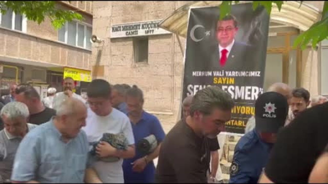 Muhtarlardan merhum vali yardımcısına vefa