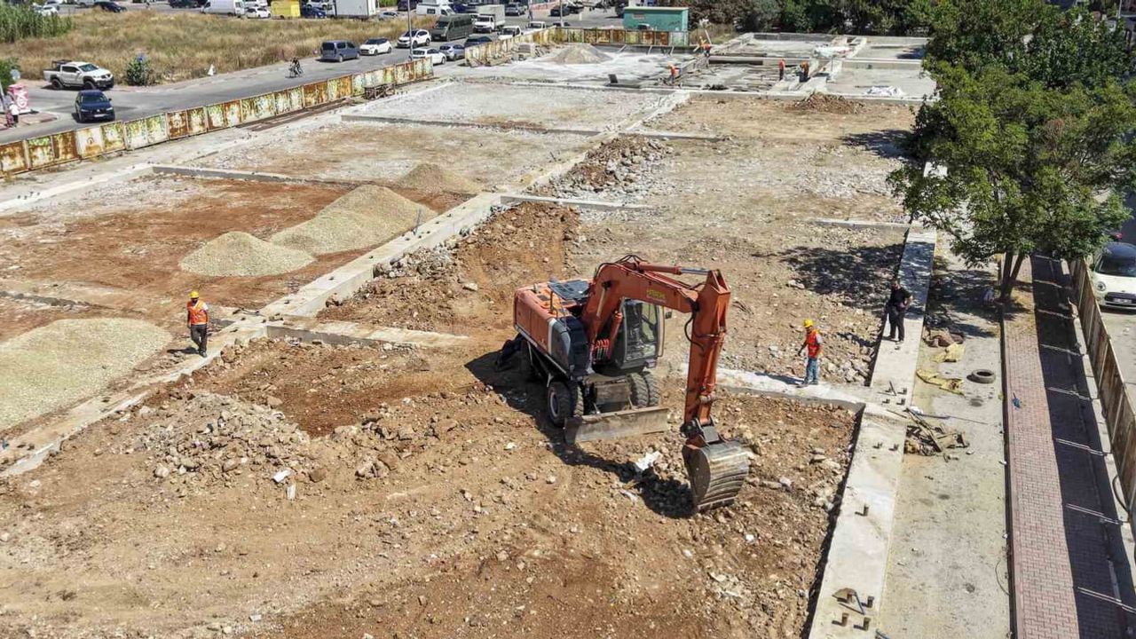 Muratpaşa'da raket sporlarına yeni merkez: Fener semt spor tesisi