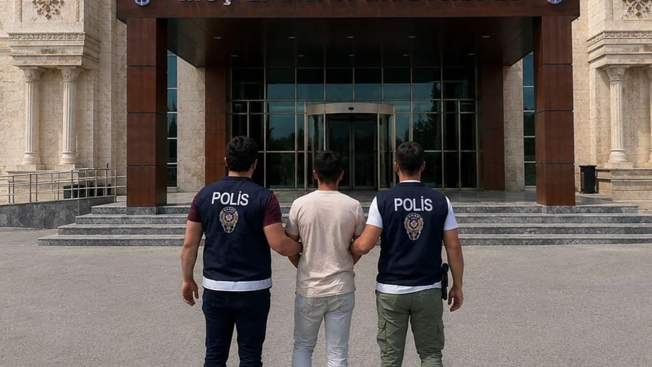 Muş'ta aranan hırsızlık hükümlüsü yakalandı ve cezaevine gönderildi