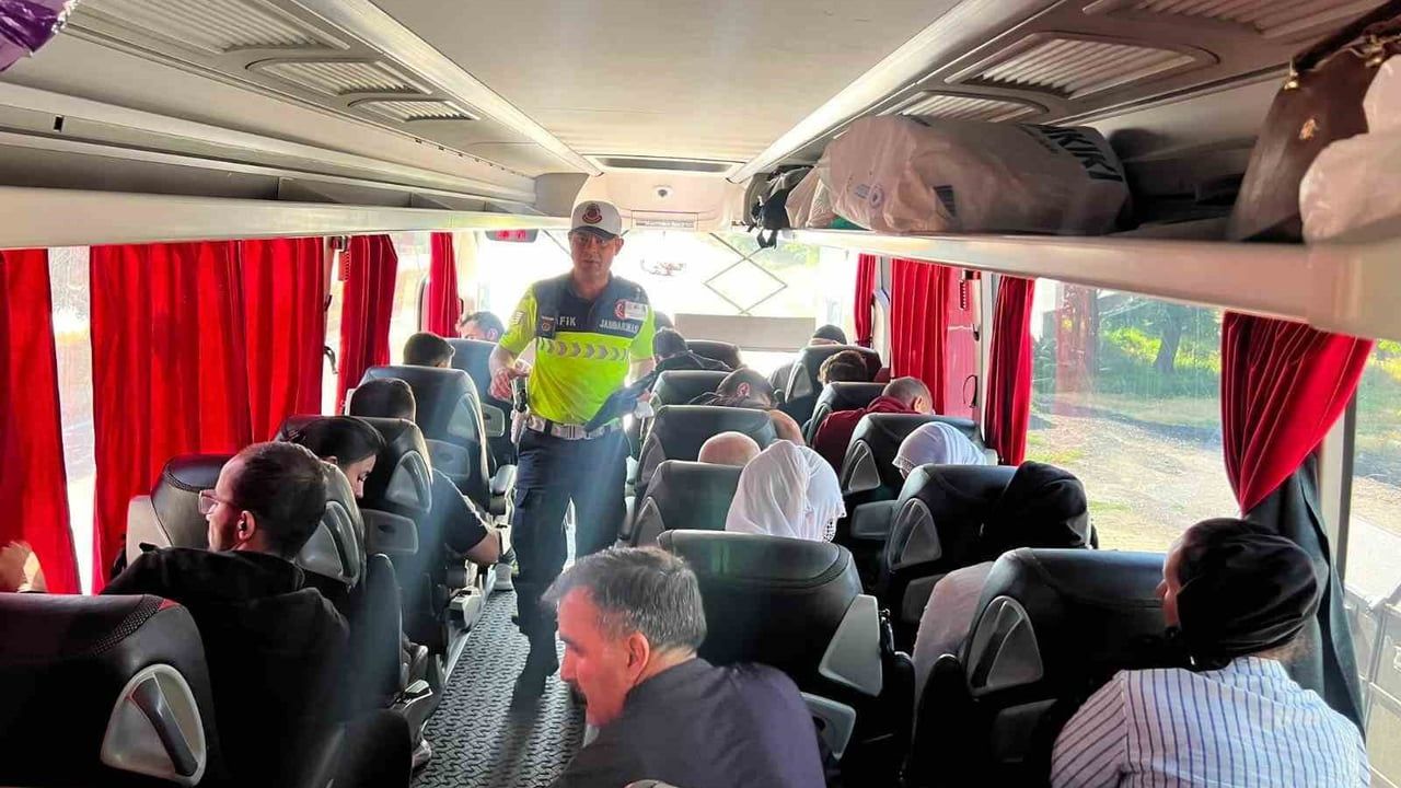 Muş'ta jandarmadan şehirlerarası otobüslere kapsamlı denetim