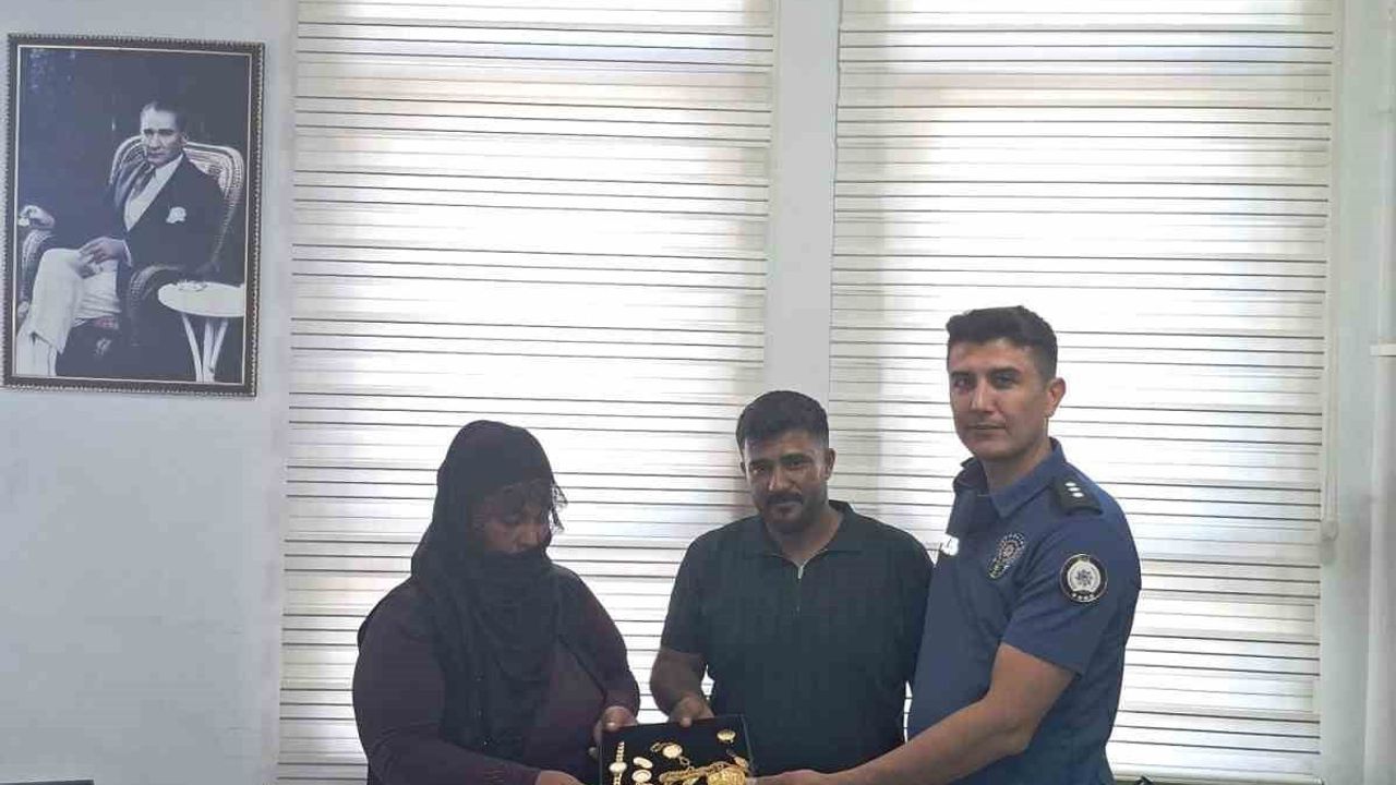 Muş'ta örnek davranış: bulduğu ziynet eşyalarını sahibine ulaştırdı