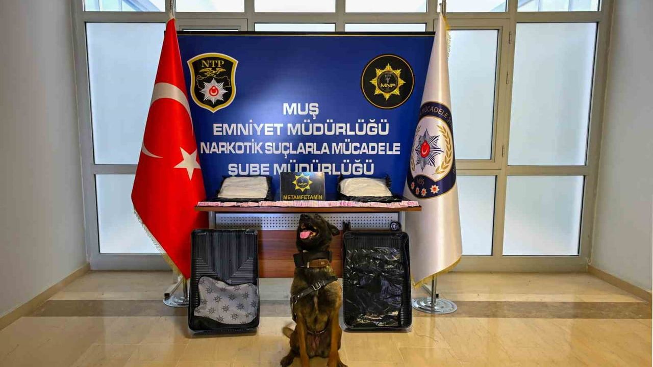Muş'ta otobüs yolculuğu valizdeki 3 kilo metamfetaminle sonlandı