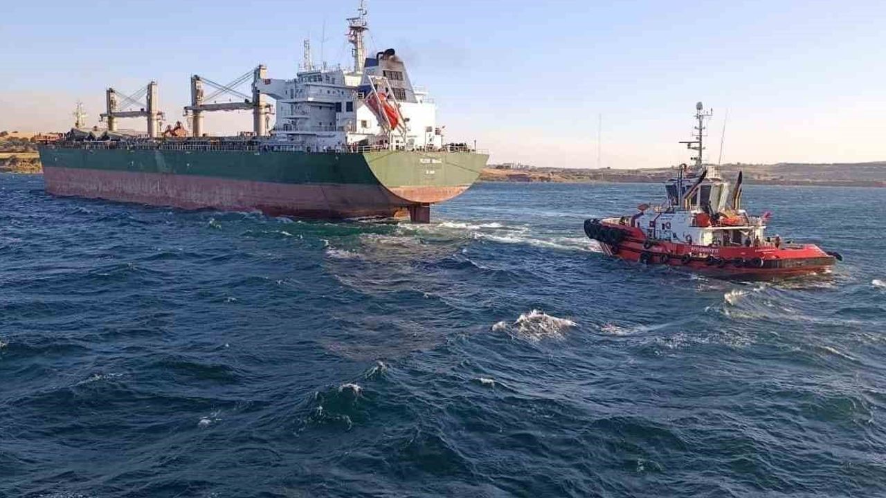 Nara dönüşünde hareket durdu: 190 metrelik gemi Çanakkale kıyısına oturdu