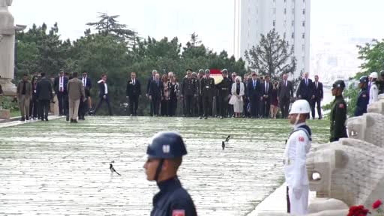 NATO heyeti Anıtkabir’i ziyaret etti