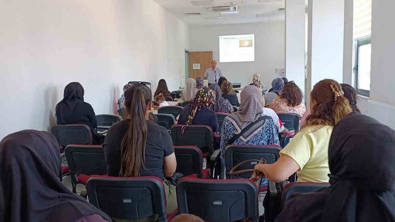 Nazilli’de kadınlara yönelik eğitim programı: aşırı sıcaklık, kanser, narkotik ve mahremiyet