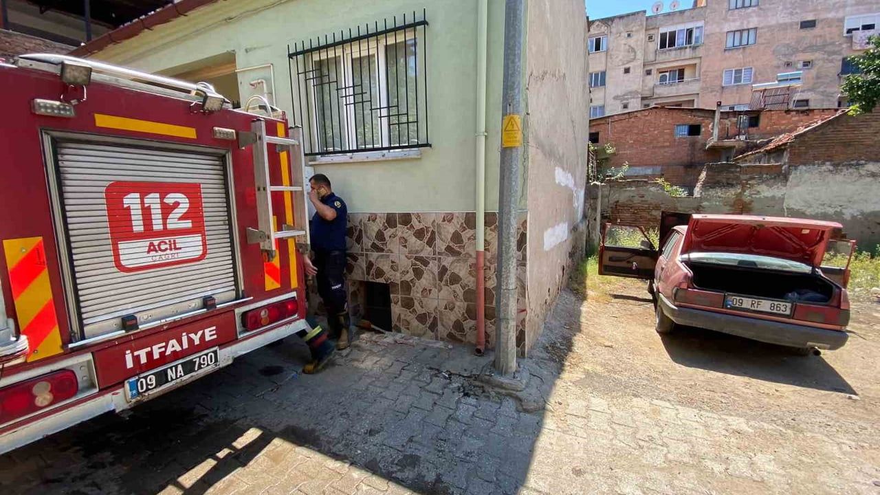 Nazilli’de otomobil yangını araç kullanılamaz hale geldi