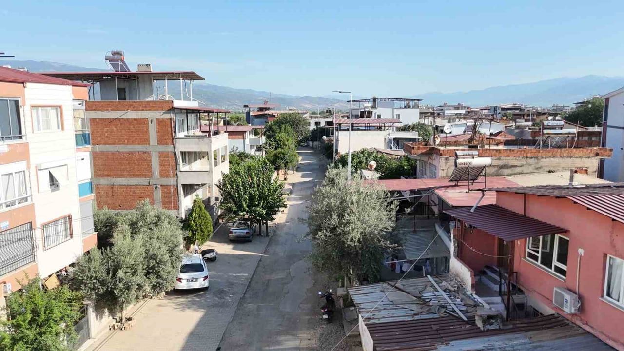 Nazilli'de Şirinevler ve Çapahasan'da 10 sokakta asfalt atağı
