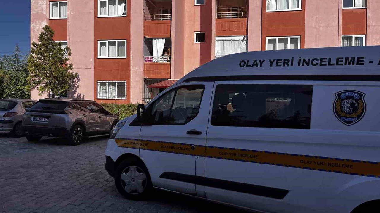 Niğde'de 3. kattan düşen 2 yaşındaki çocuk ağır yaralandı