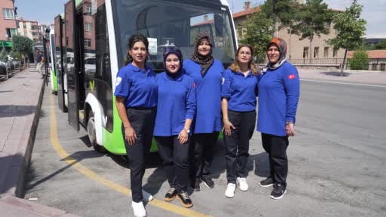 Niğde'de ücretsiz elektrikli otobüsleri kadın şoförler yönetiyor