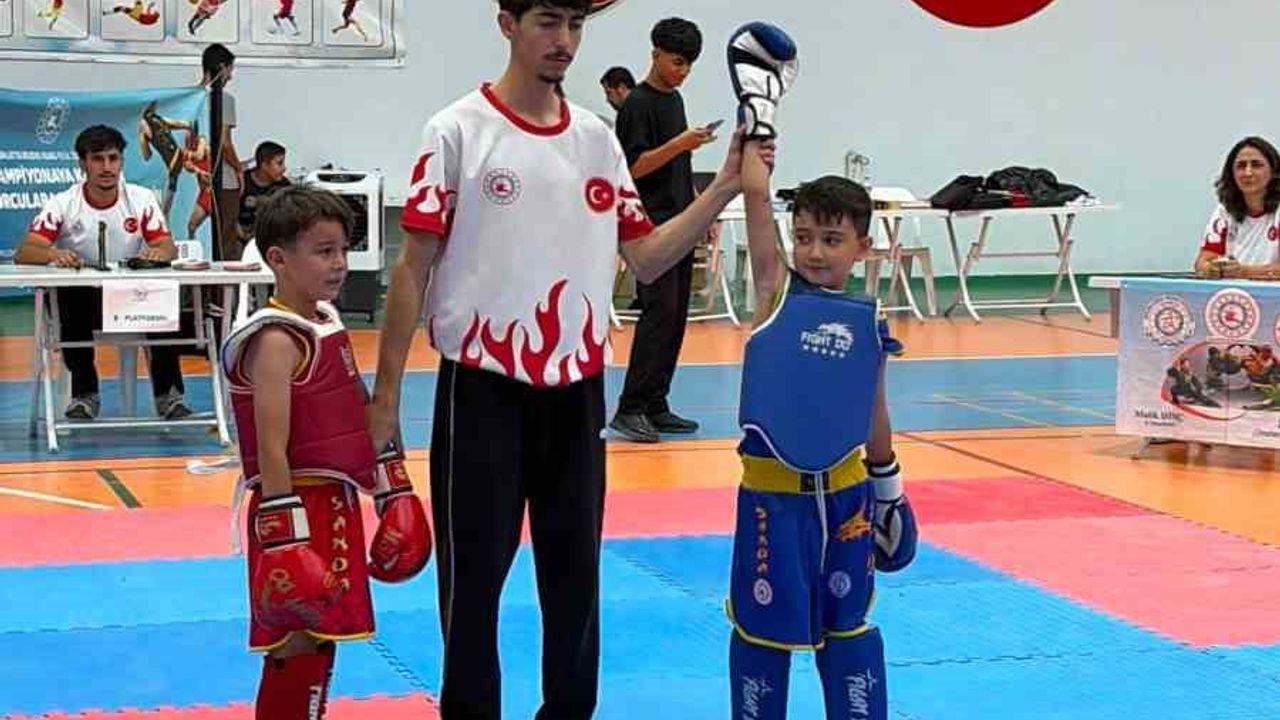 Niğde'nin wushu başarısı Malatya'dan 17 madalyayla döndü
