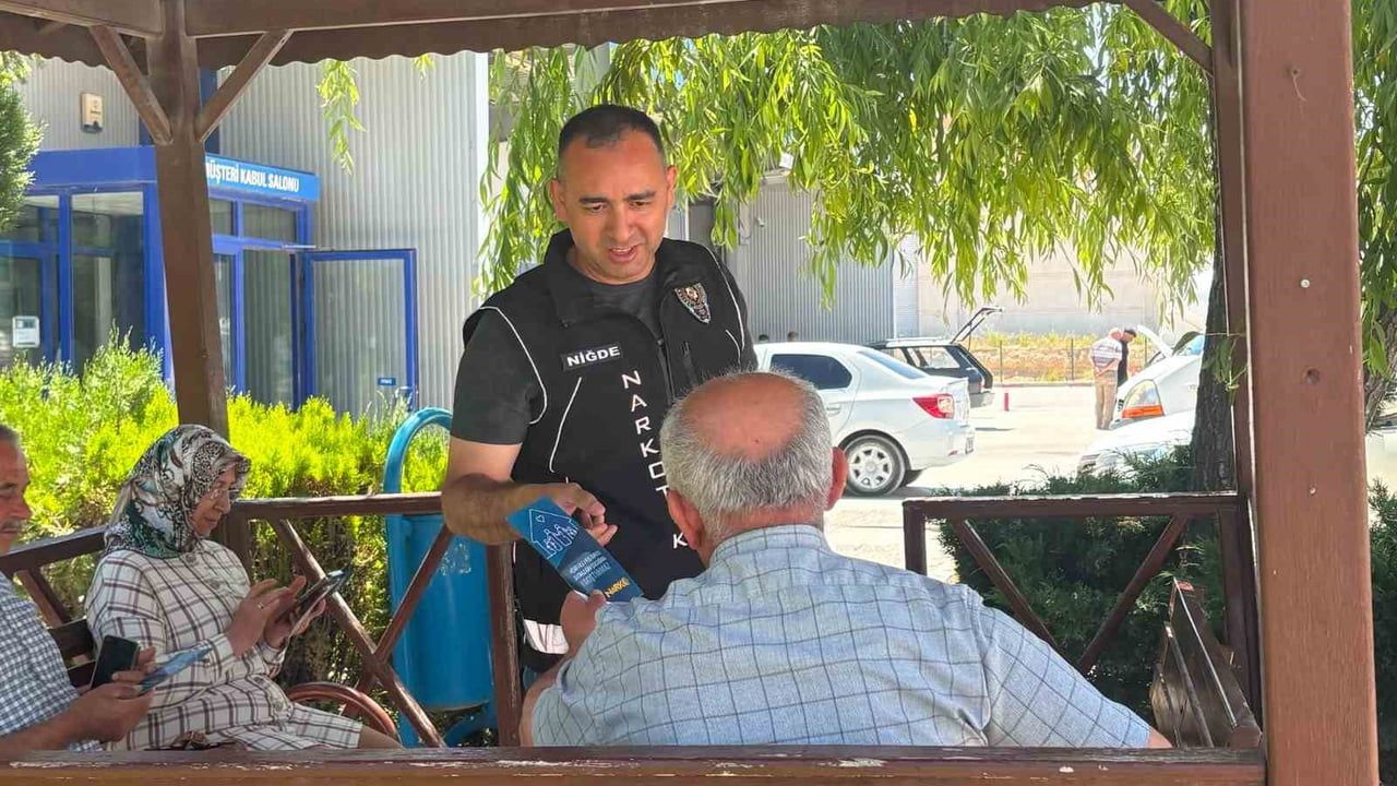 Niğde polisi uyuşturucuya karşı bilinçlendirme seferberliğini sürdürüyor