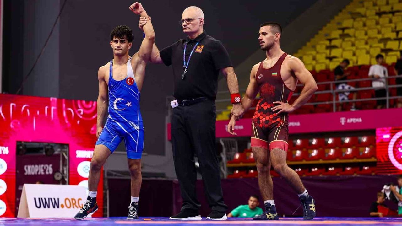 Nurettin Emin Kapal U20 Avrupa Güreş Şampiyonası'nda bronz madalya kazandı