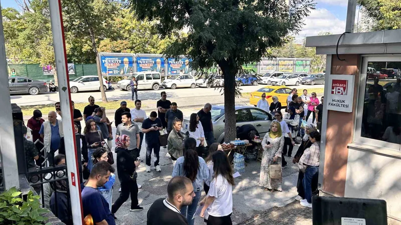 öğretmenlik yolunda sınav günü: MEB akademi giriş sınavı başladı