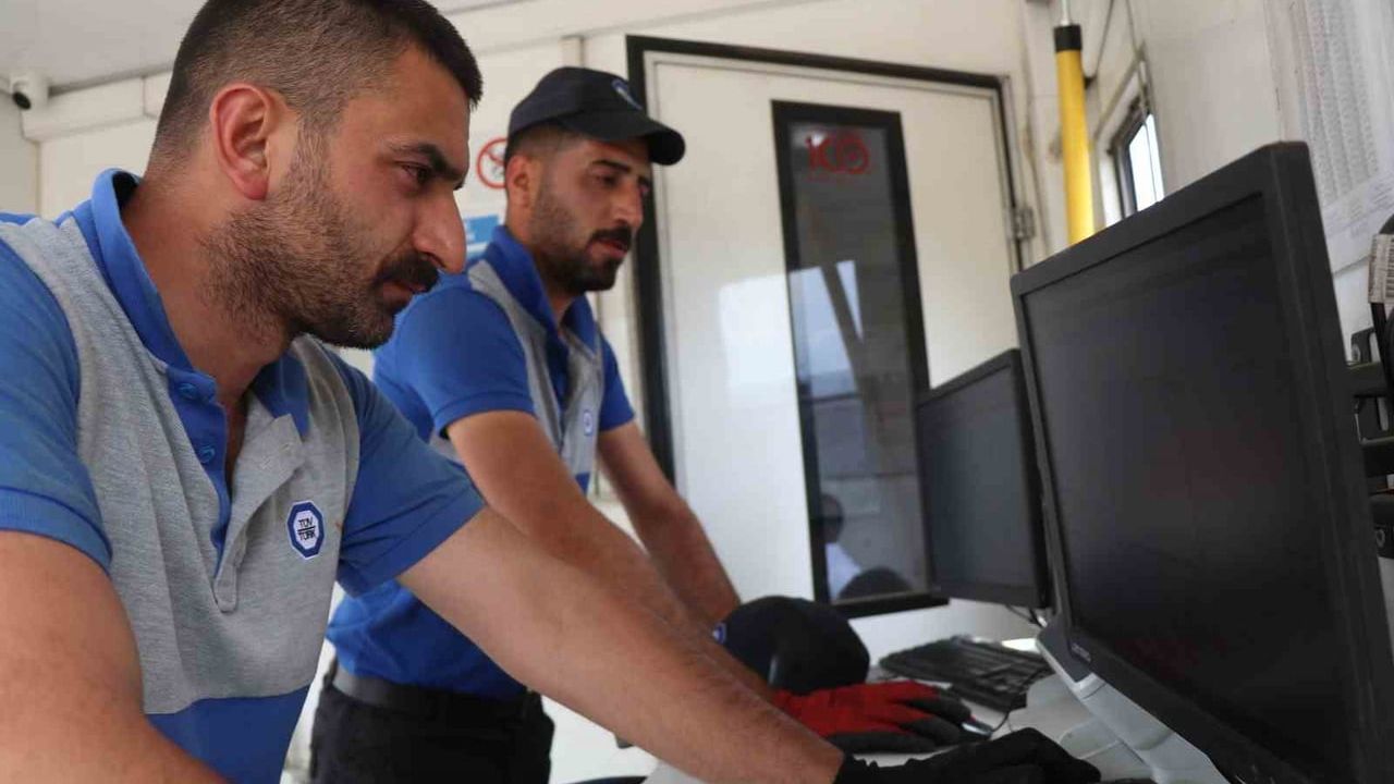 Oltu'da gezici araç muayene hizmeti araç sahiplerine kolaylık sağlıyor