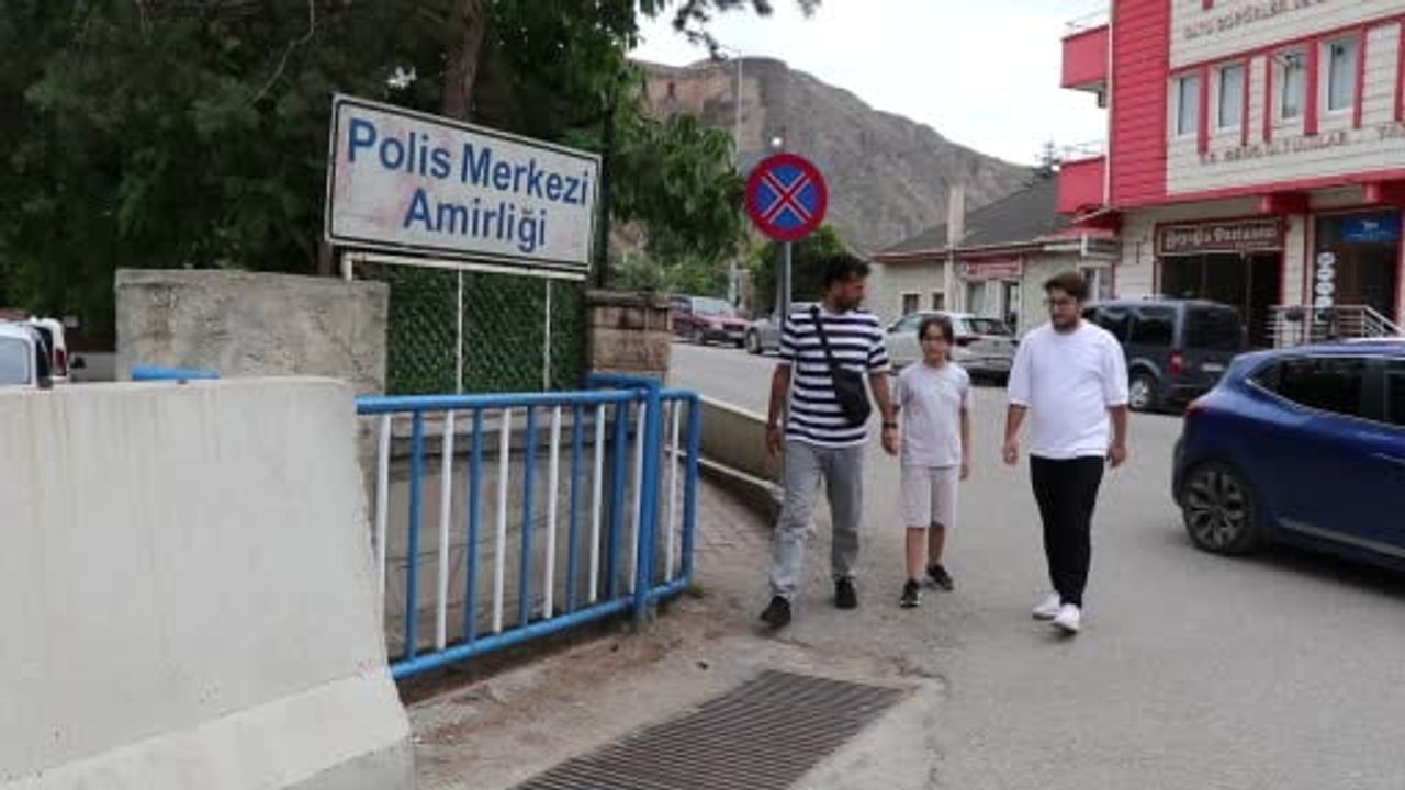 Oltulu gençlerin örnek davranışı yaşlı kadına umut oldu