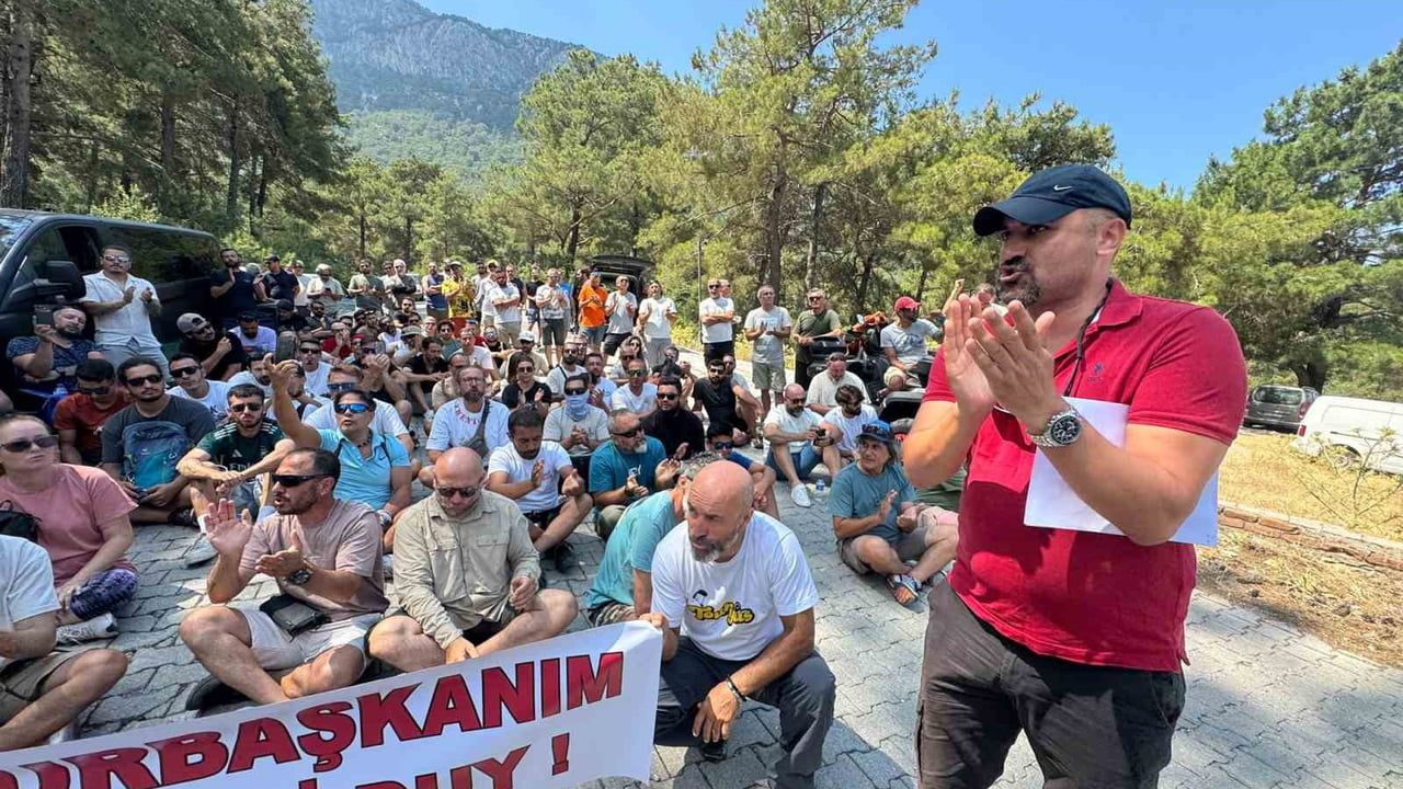 Ölüdeniz'de pilotlar uçuşları durdurdu