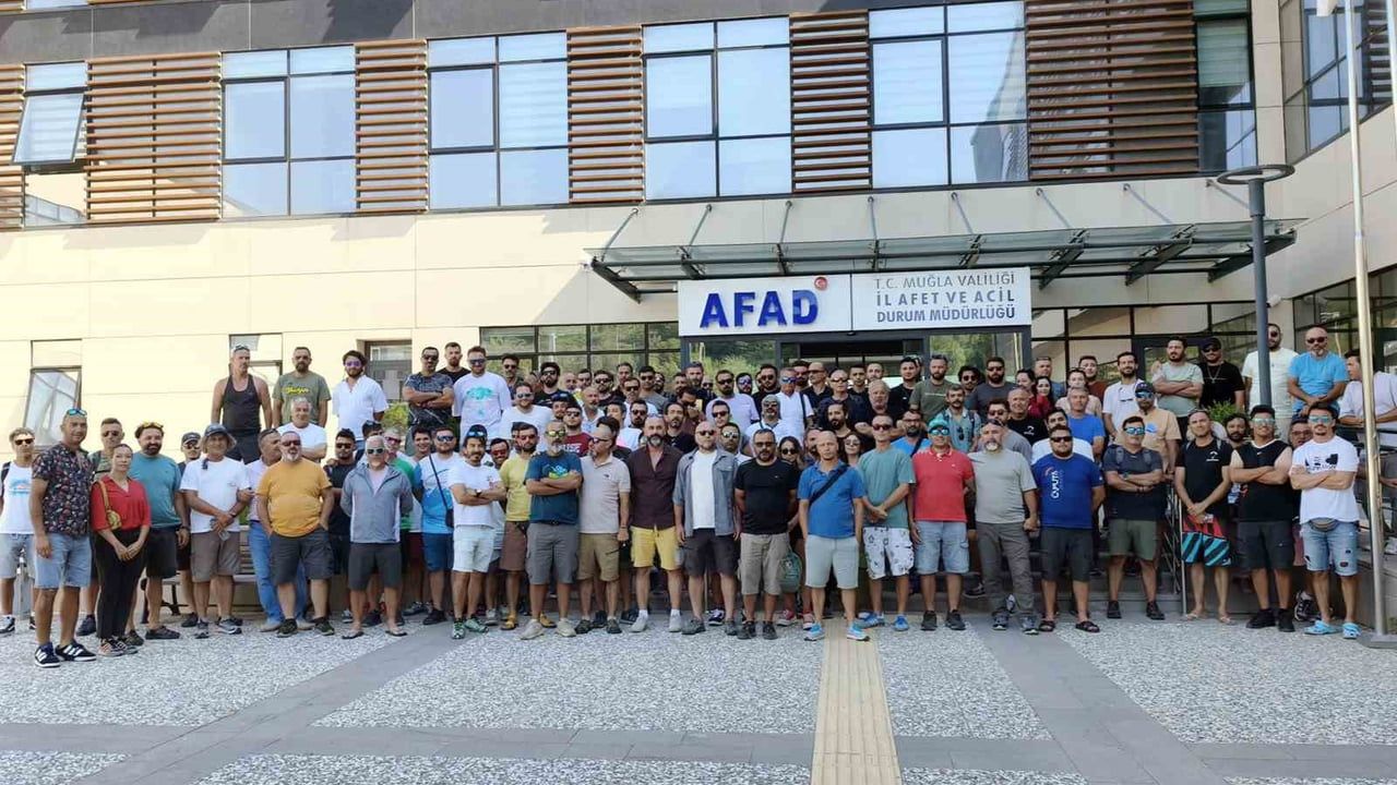 Ölüdeniz paraşütçüleri maliyet, altyapı ve denetim taleplerini iletti