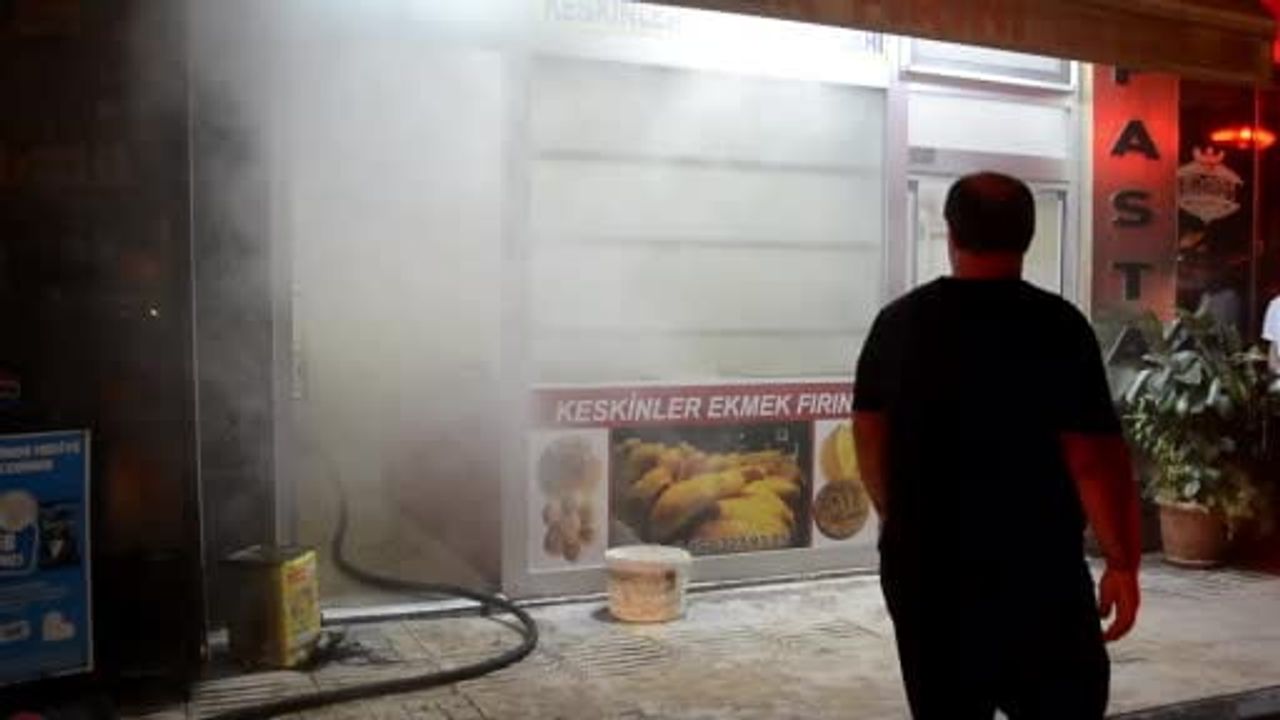 Ordu'da fırında yanan fındık kabuğu çuvalı iş yerini dumanla kapladı