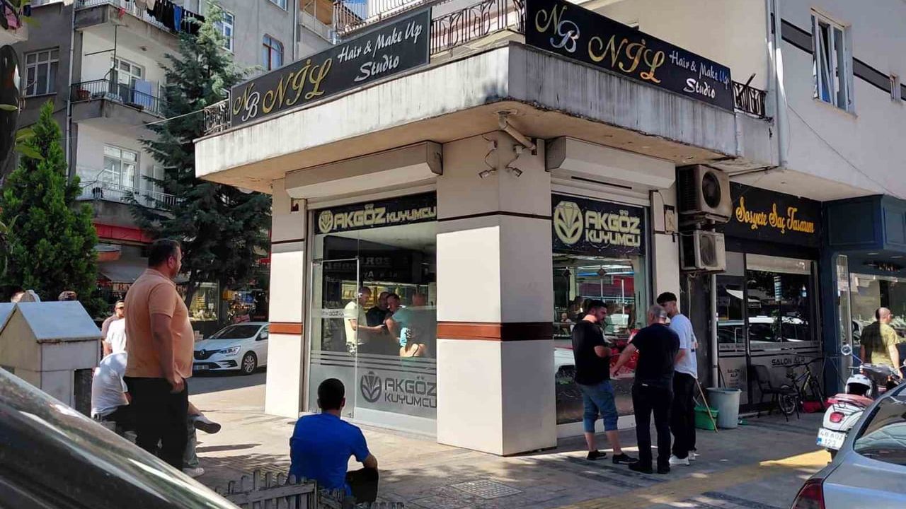 Ordu'da iki kadın çaldıkları küpeleri bozdurup altın almaya çalışırken yakalandı