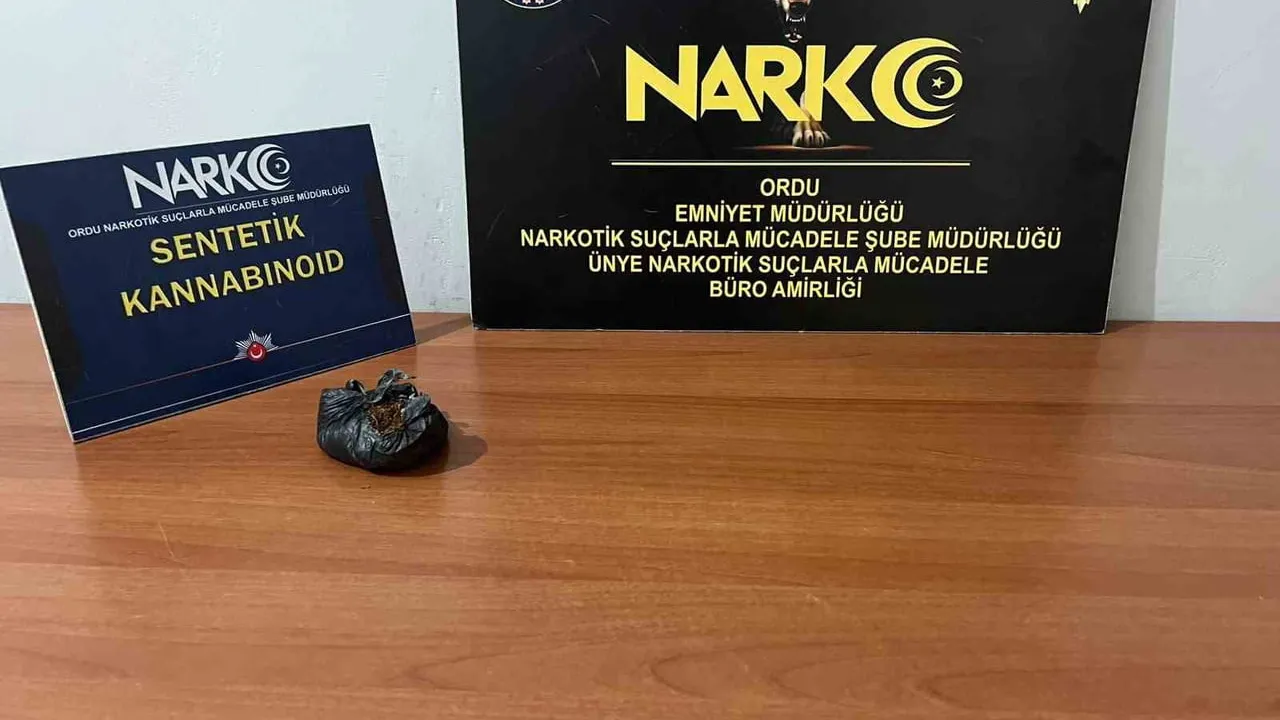 Ordu'da yol kontrolünde ele geçirilen 66 gram sentetik için bir kişi tutuklandı