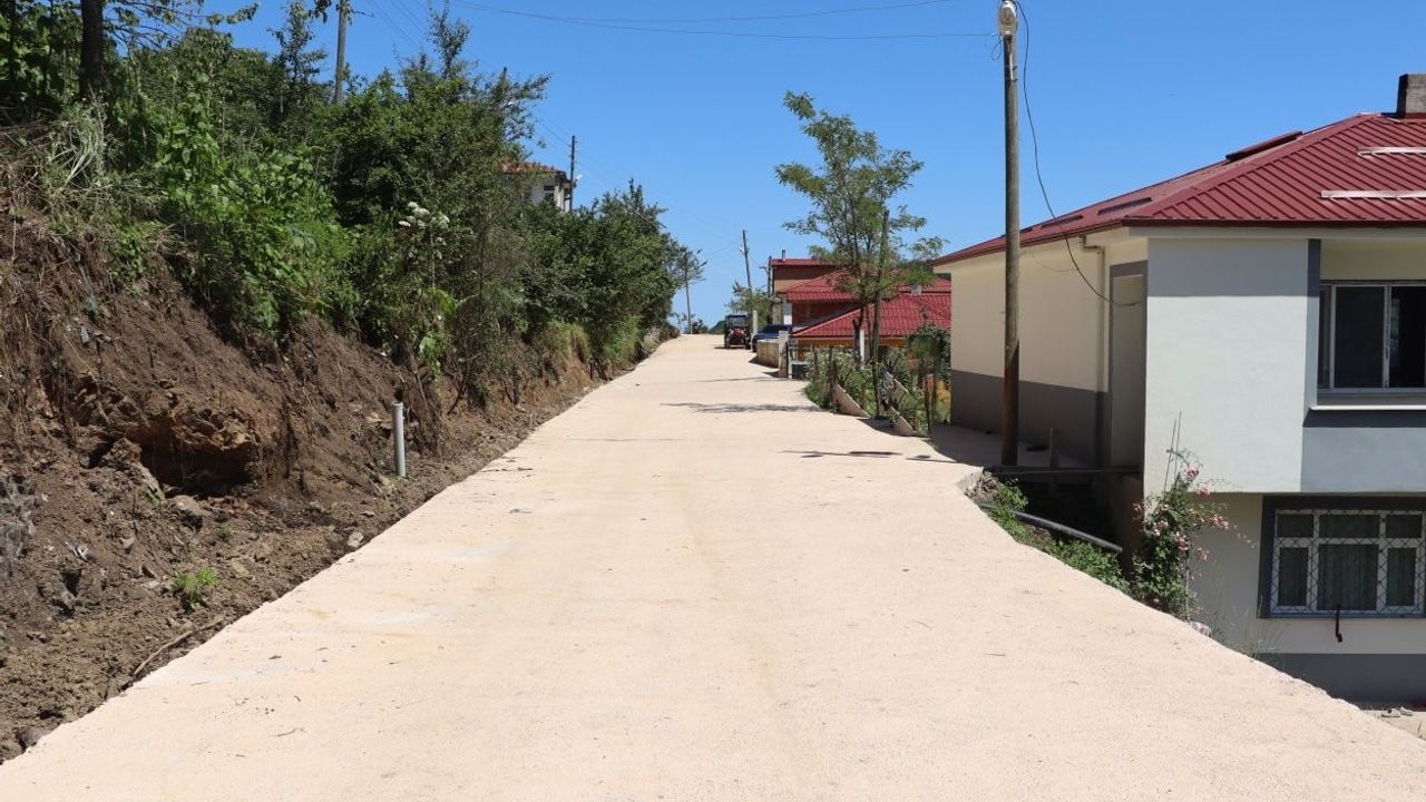 Ordu kırsalında altyapı atağı: Aybastı Alacalar grup yolunda betonlama sürüyor