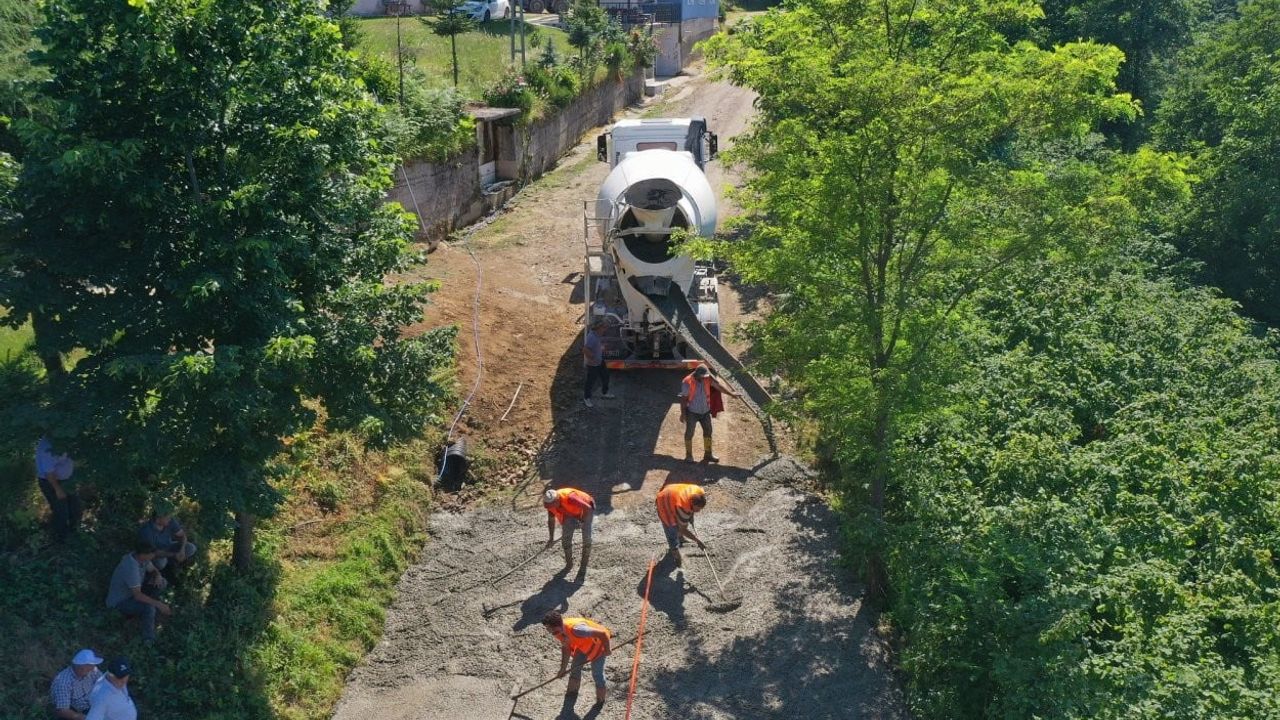 Ordu’nun kırsal mahallelerinde beton yol çalışmaları