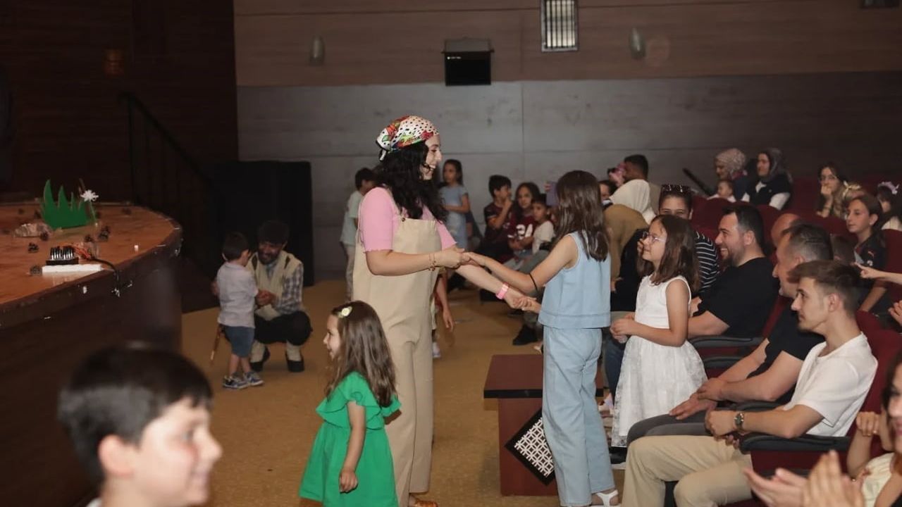 Ormanın Koruyucuları tiyatrosu çocuklara çevre bilinci aşılıyor