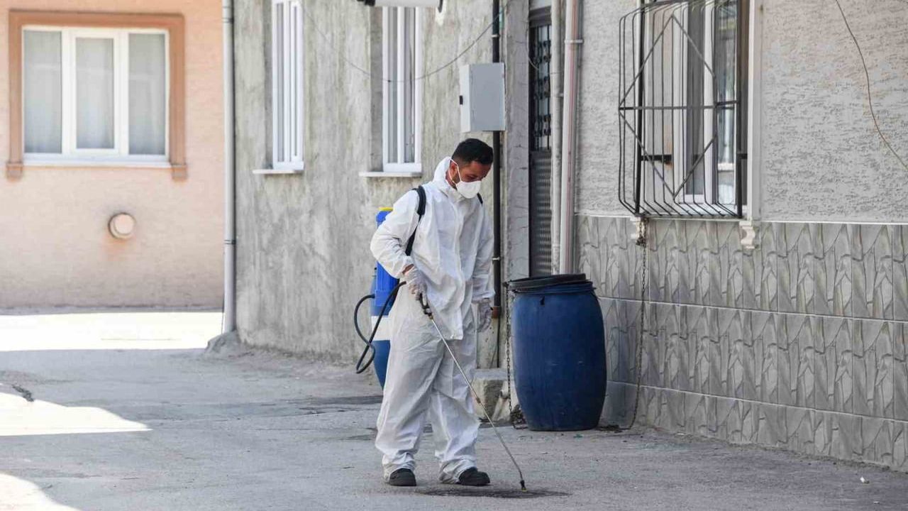 Osmangazi Belediyesi'nden Hamitler Mahallesi'ne haşere ilaçlaması