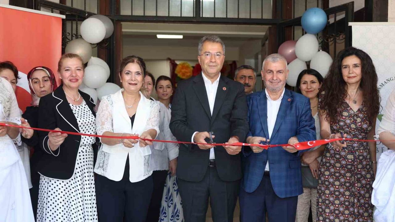 Osmangazi OSMEK kursiyerlerinin yıl sonu sergisi