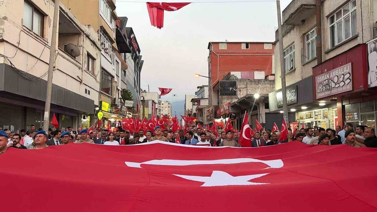 Osmaniye'de 15 Temmuz anma yürüyüşü ve demokrasi nöbeti