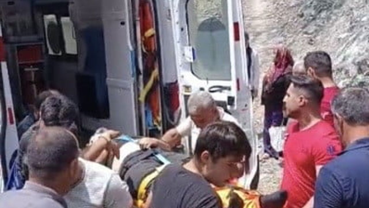 Osmaniye'de içme suyu çalışmasında işçi metrelerce düşerek yaralandı